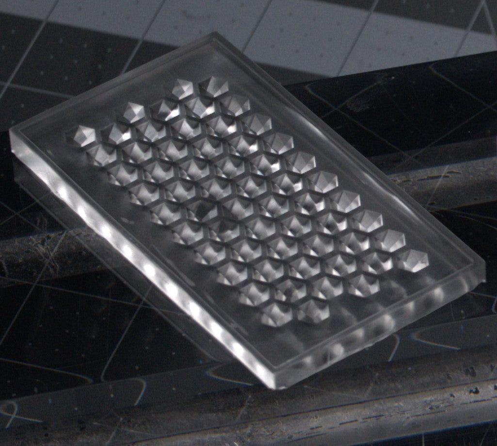 Polyhedron faceted mold cavities